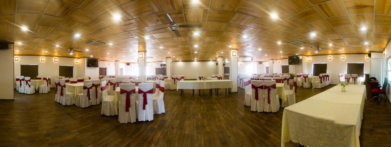 Oceanward Hotel & Resort Long Hai Bagian luar foto
